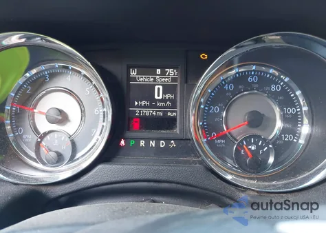 2016 Chrysler Town & Country Touring z USA, uszkodzony, nr VIN 2C4RC1BG0GR198481